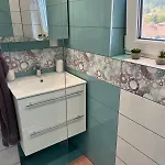 View 180 *